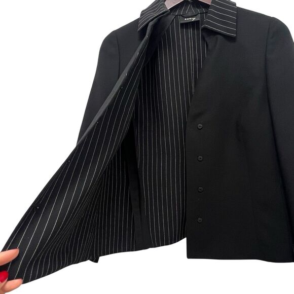 AKRIS Black Pinstripe 2 Piece Blazer Jacket Skirt Set Suit Career Womens Size 10 - Picture 7 of 15